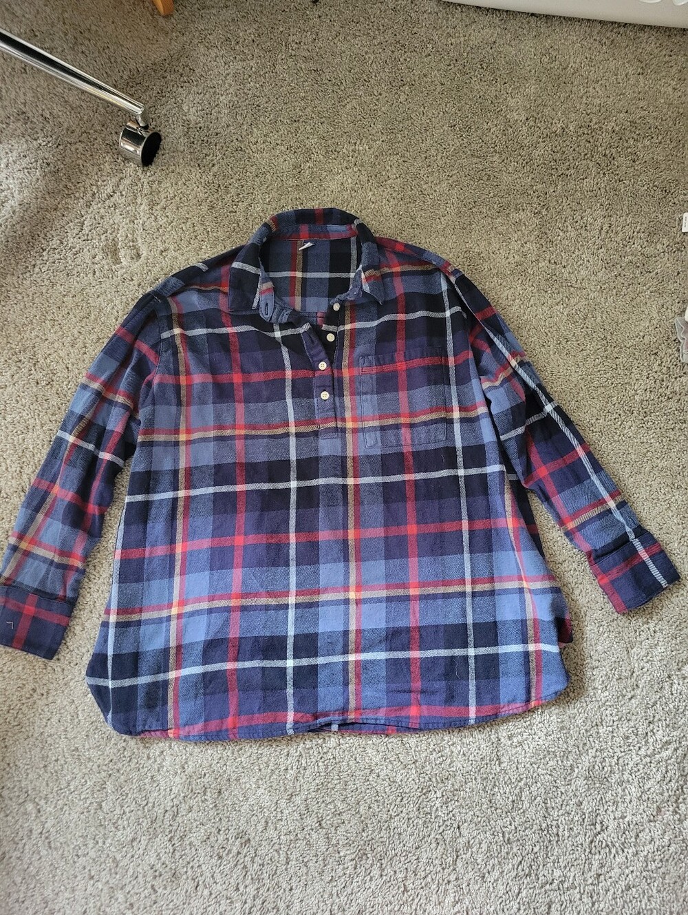 Women's Maternity Old Navy Plaid Flannel Shirt. Size Large
